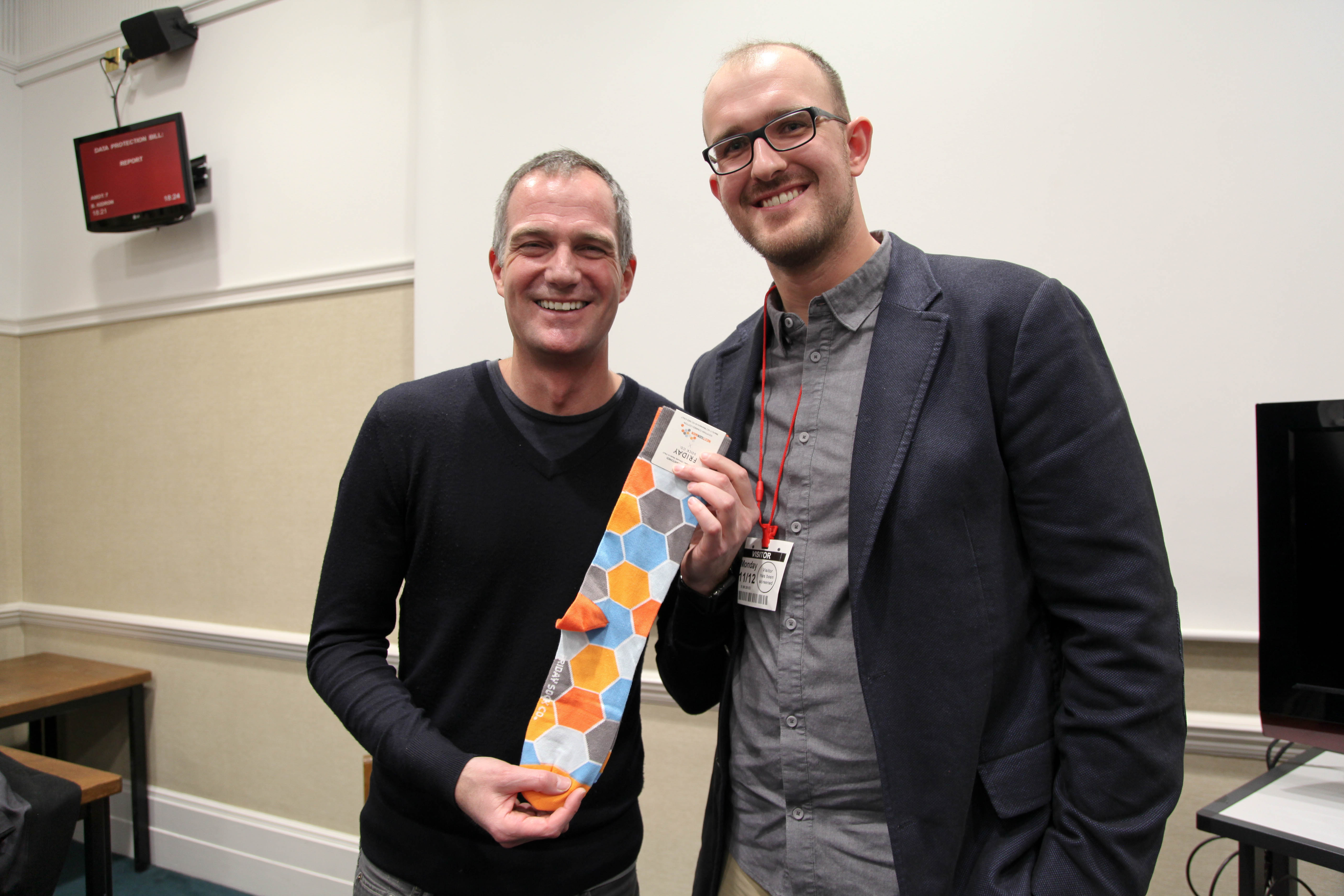 Jake Stika presented Dr Peter Kyle MP with a gift from a Canadian social enterprise during a meeting in Parliament between Dr Kyle and an international delegation of Active Citizens © Helen Clifton.