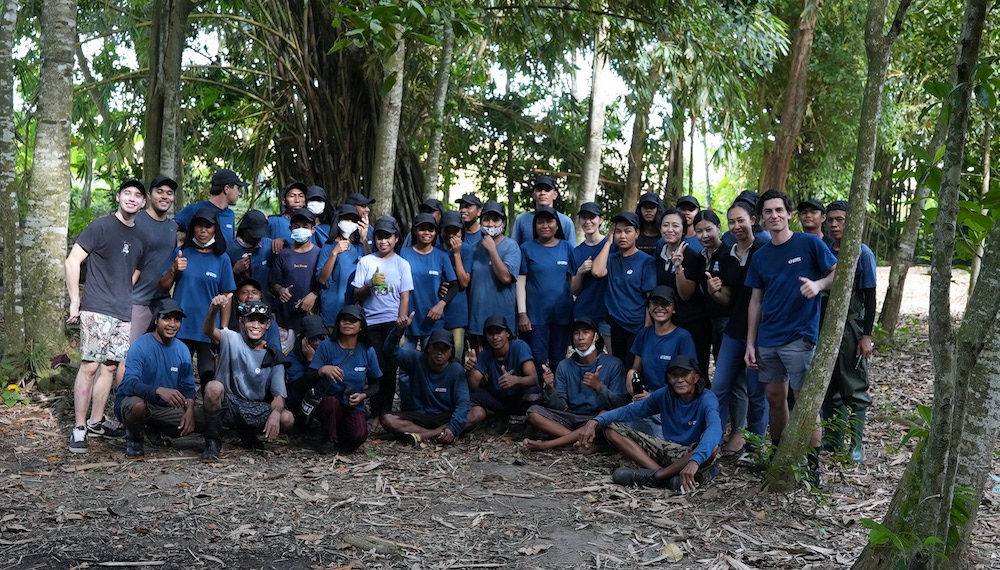 Sungai Watch Tabanan cleanup in Topiku hats