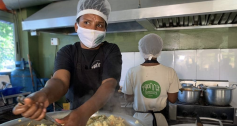 Temsalet Kitchen makes food for Ethiopians in need during the coronavirus pandemic