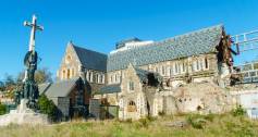 Christchurch cathedral damaged by earthquake