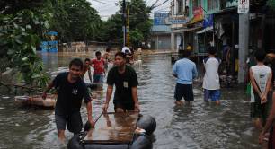 Flood damage in Manila, Philippines 2012. Photo: AusAID