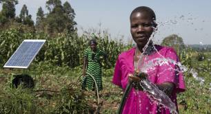  A solar powered water pump in Kenya from Climate Visuals by Jeffery M Walcott : IWMI.jpg