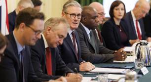 UK Ministers in cabinet meeting