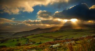 Wales_valley_countryside_United Kingdom