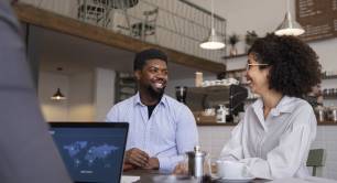 colleagues-working-together